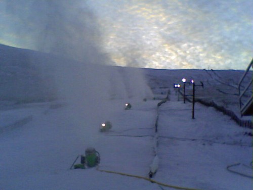Snow Making on the Claybokie on 31st Dec 2008.